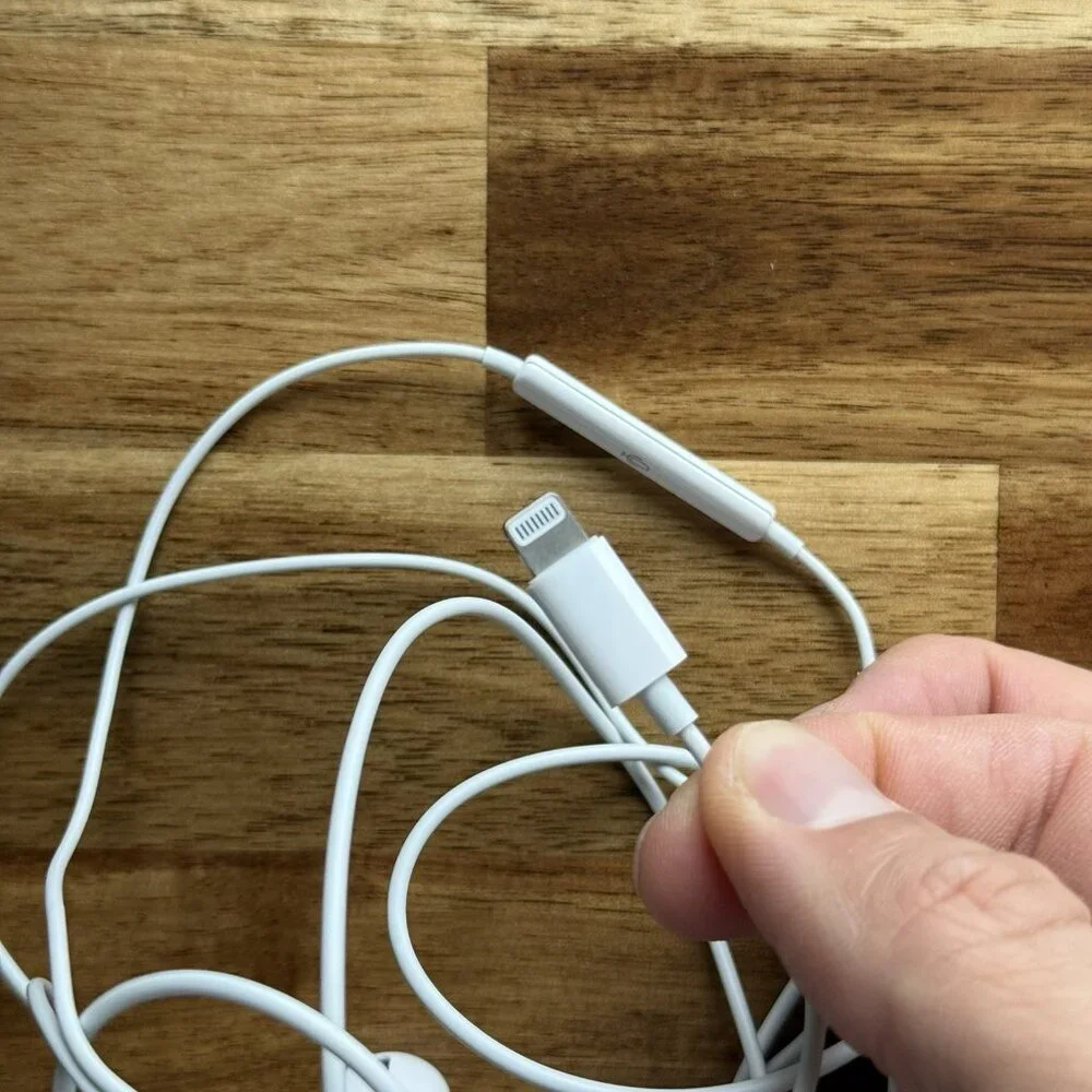 OEM Apple iPhone Wired Earpods Earphones Earbuds Lightning Authentic Original
